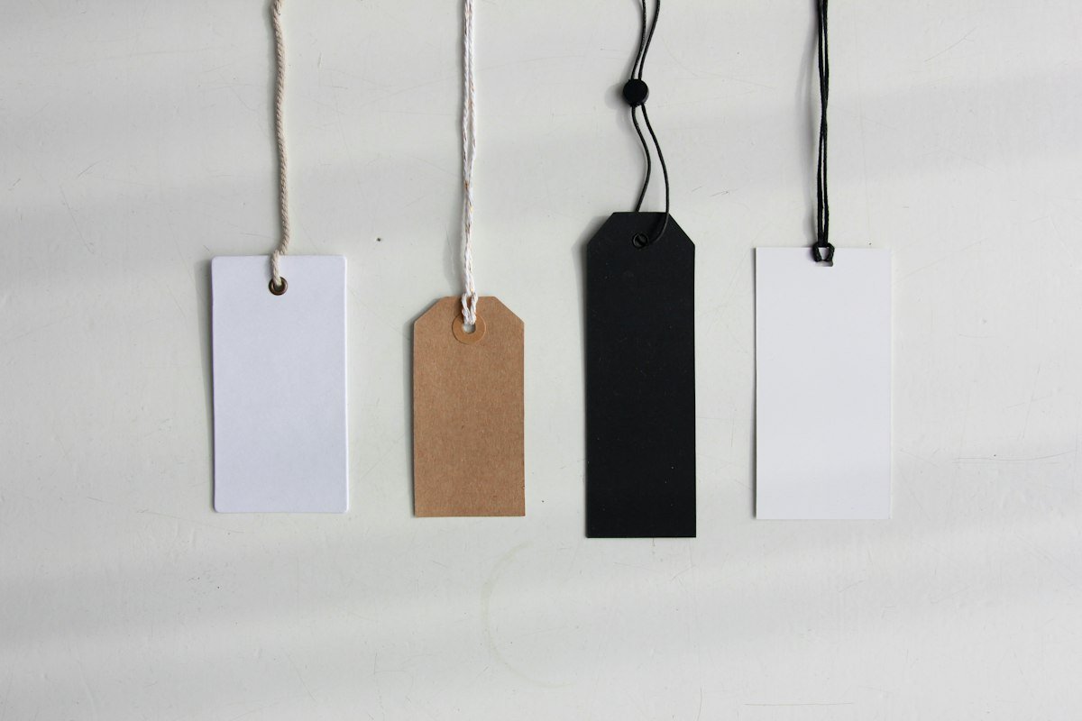 Etiquetas de papel para escribir el precio de un producto, cómo poner precio a tu negocio